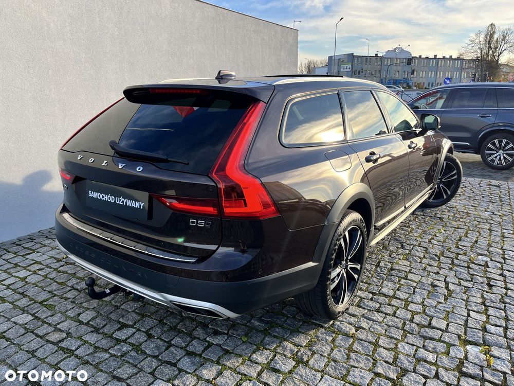 Volvo V90 Cross Country - 6