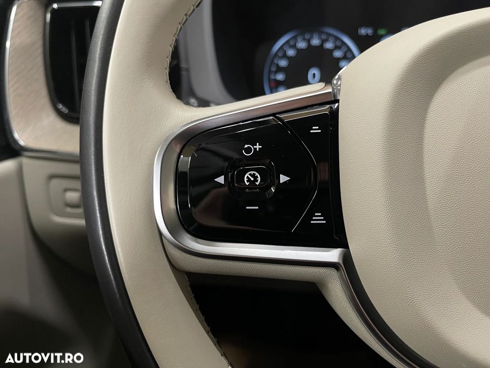 Volvo XC 60 T6 AWD Recharge Geartronic Inscription - 29