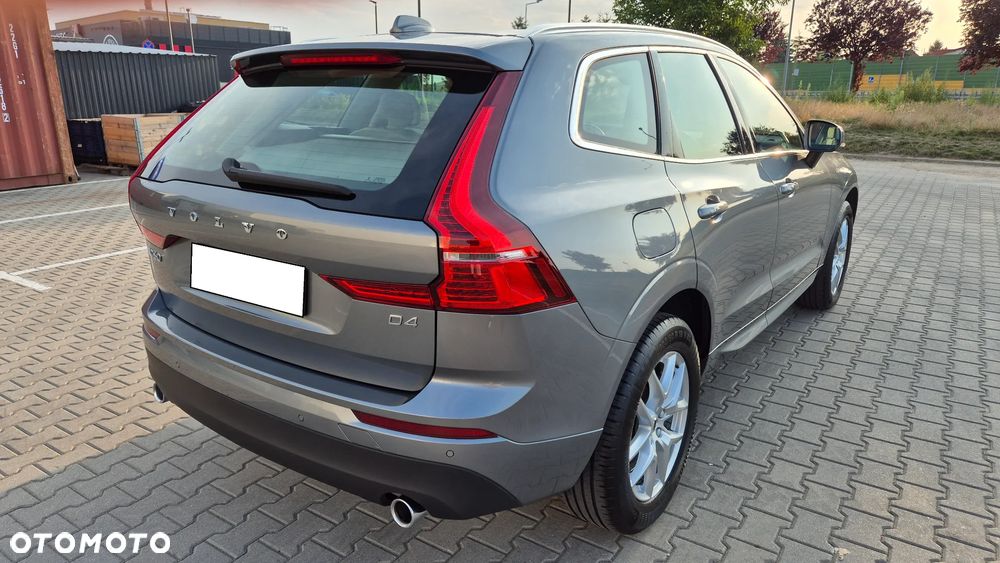 Volvo XC 60 D4 Momentum Pro - 3