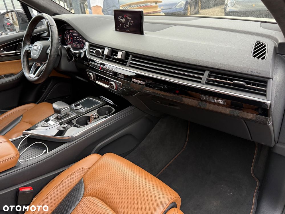 Audi Q7 - 36