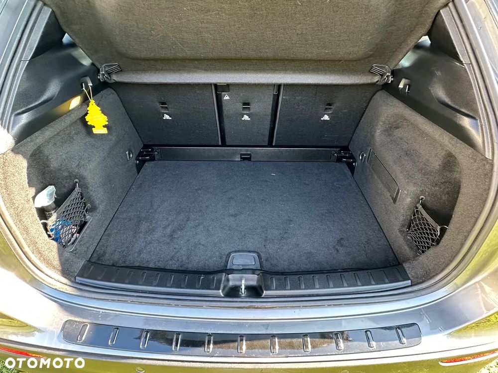 Mercedes-Benz GLA 250 4-Matic AMG Line - 11