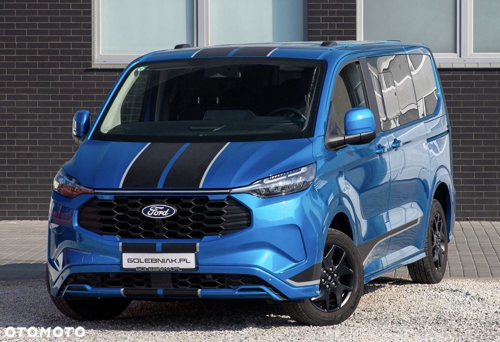 Ford Tourneo Custom - 1