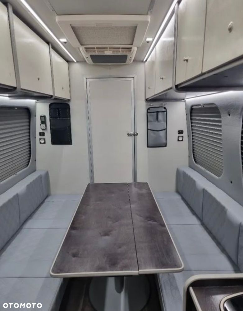 Mercedes-Benz SPRINTER - 13