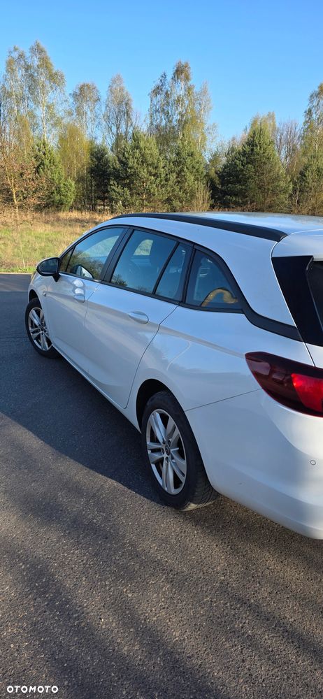 Opel Astra 1.6 CDTI Sport - 11