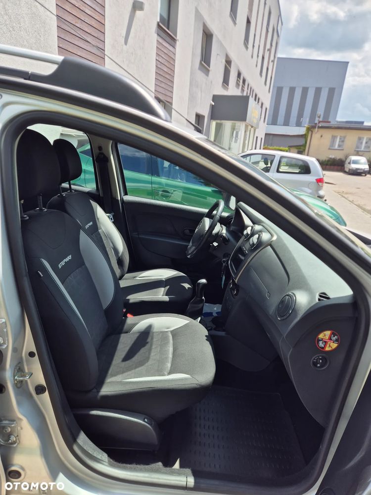 Dacia Sandero Stepway TCe 90 (S&S) Celebration - 8