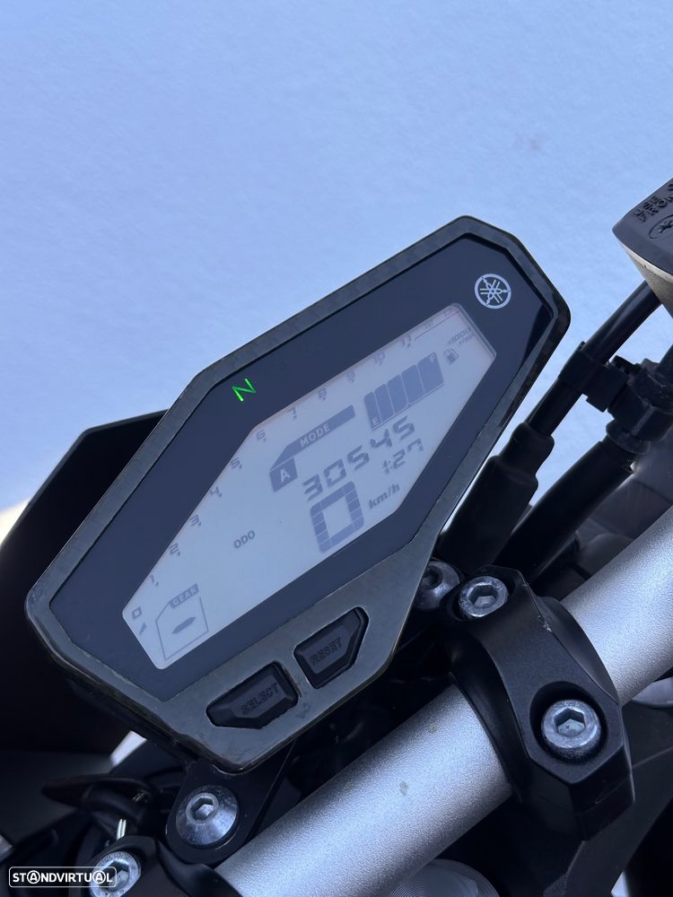 Yamaha MT-09 - 9