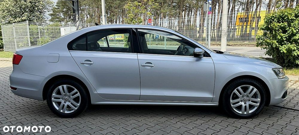 Volkswagen Jetta - 5