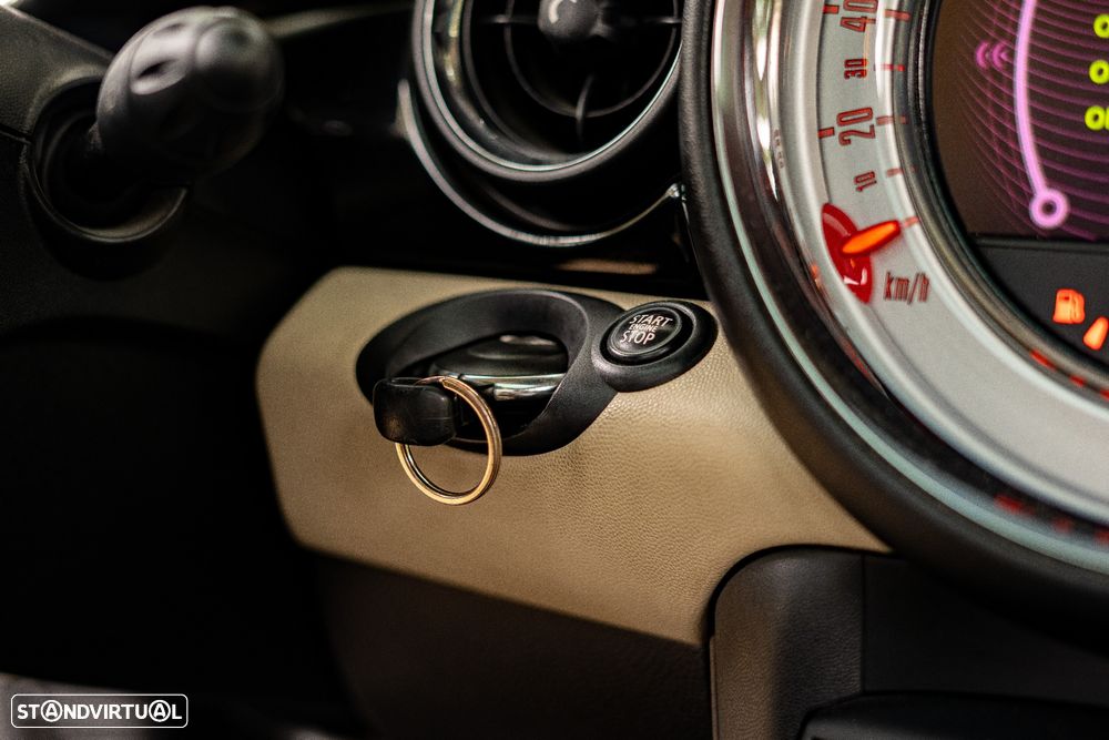 MINI 3 Portas Cooper D - 25