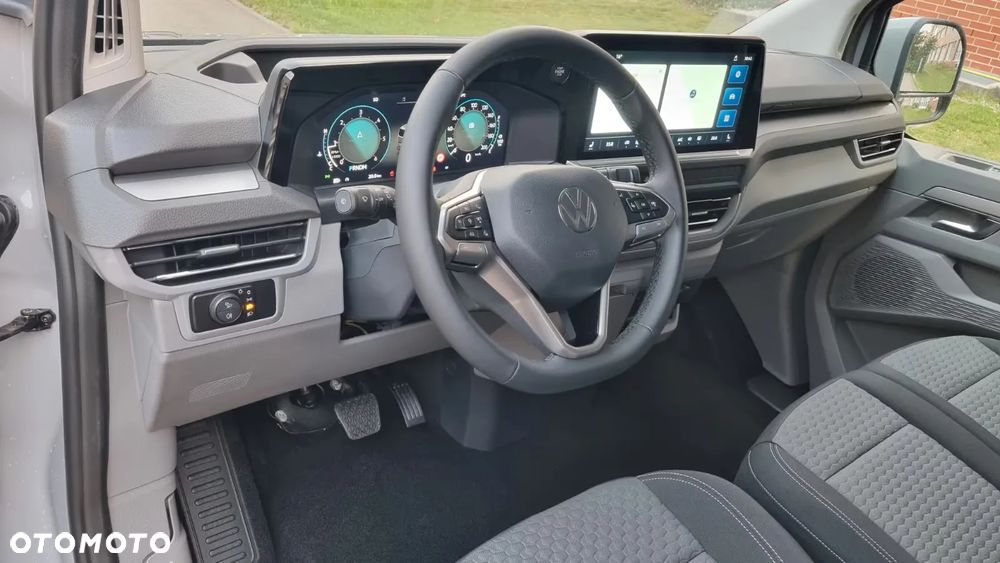 Volkswagen Caravelle - 9