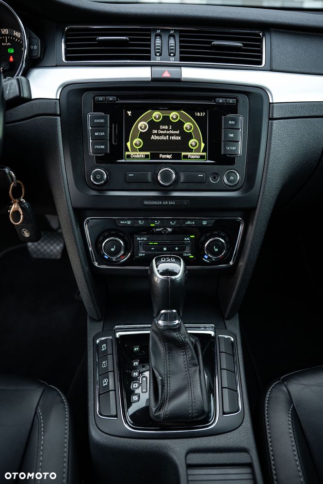 Skoda Superb 2.0 TDI L&K DSG - 22