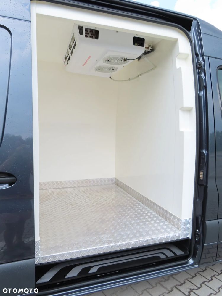 Mercedes-Benz Sprinter 4x4 319 CDI V6 3.0 CDI 190 KM Automat 7G-Tronic Chłodnia -30*C Agregat Chłodniczy Rozstaw Osi 3665 mm Ładowność 1067 Kg WZMACNIANY Przebieg 10 Tys Km Jedyny Taki UNIKAT Stan NOWY Jak Z Fabryki POLECAM - 23