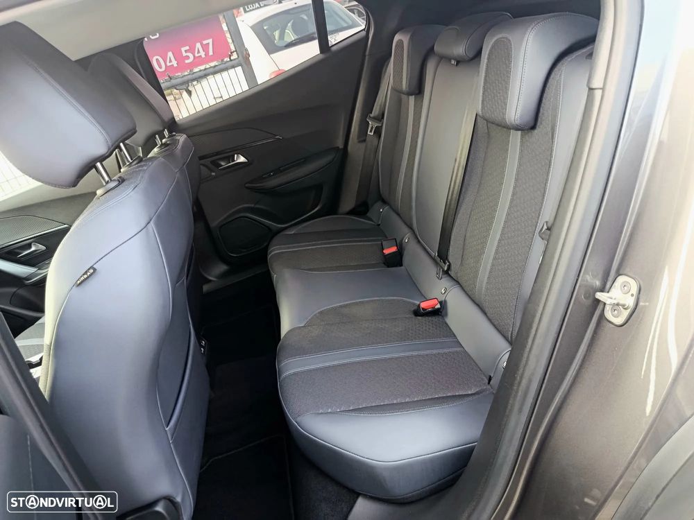 Peugeot 2008 PureTech 130 Allure Pack - 22