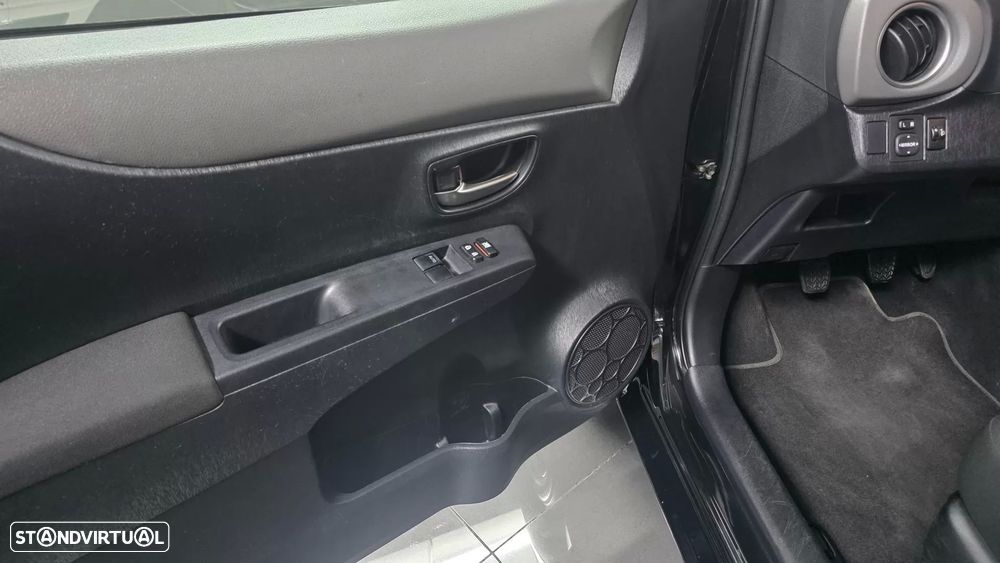 Toyota Yaris 1.33 VVT-i Comfort — fotografia 4