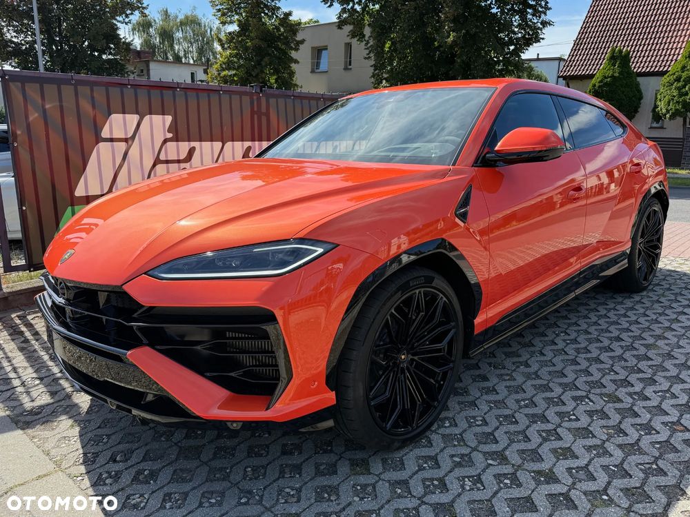 Lamborghini Urus - 1