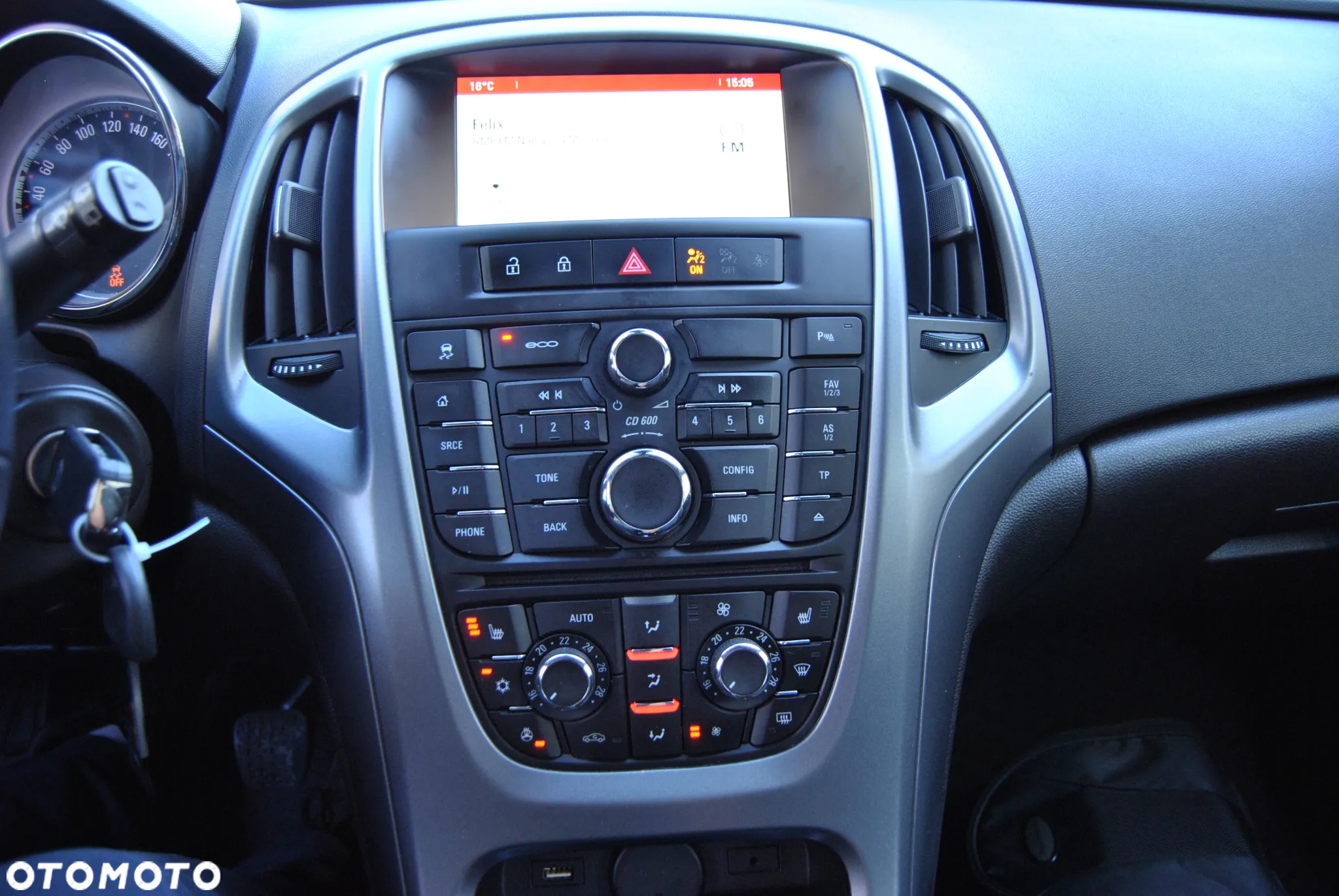 Opel Astra IV 1.4 T Cosmo - 26