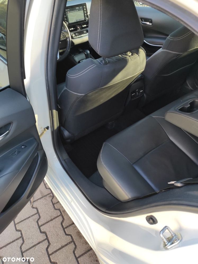 Toyota Corolla 1.8 Hybrid Executive - 23