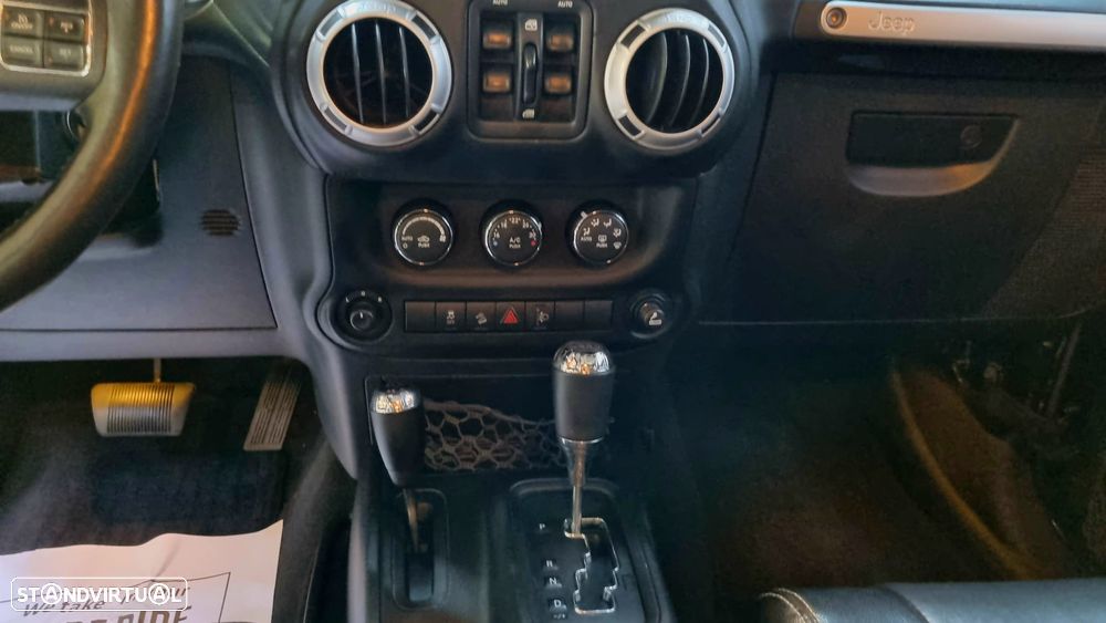 Jeep Wrangler Unlimited 2.8 CRD ATX Sahara Adventure Edition - 19