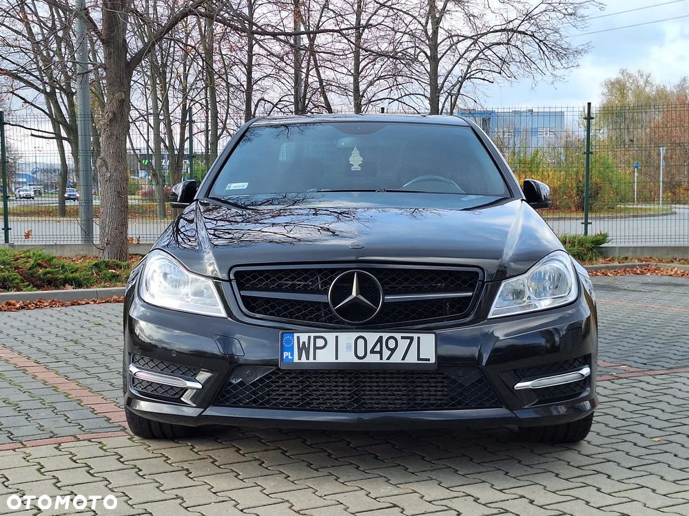 Mercedes-Benz Klasa C 180 CGI BlueEFFICIENCY Avantgarde - 2
