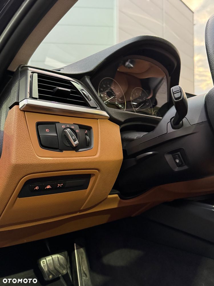 BMW Seria 3 328i Luxury Line - 13