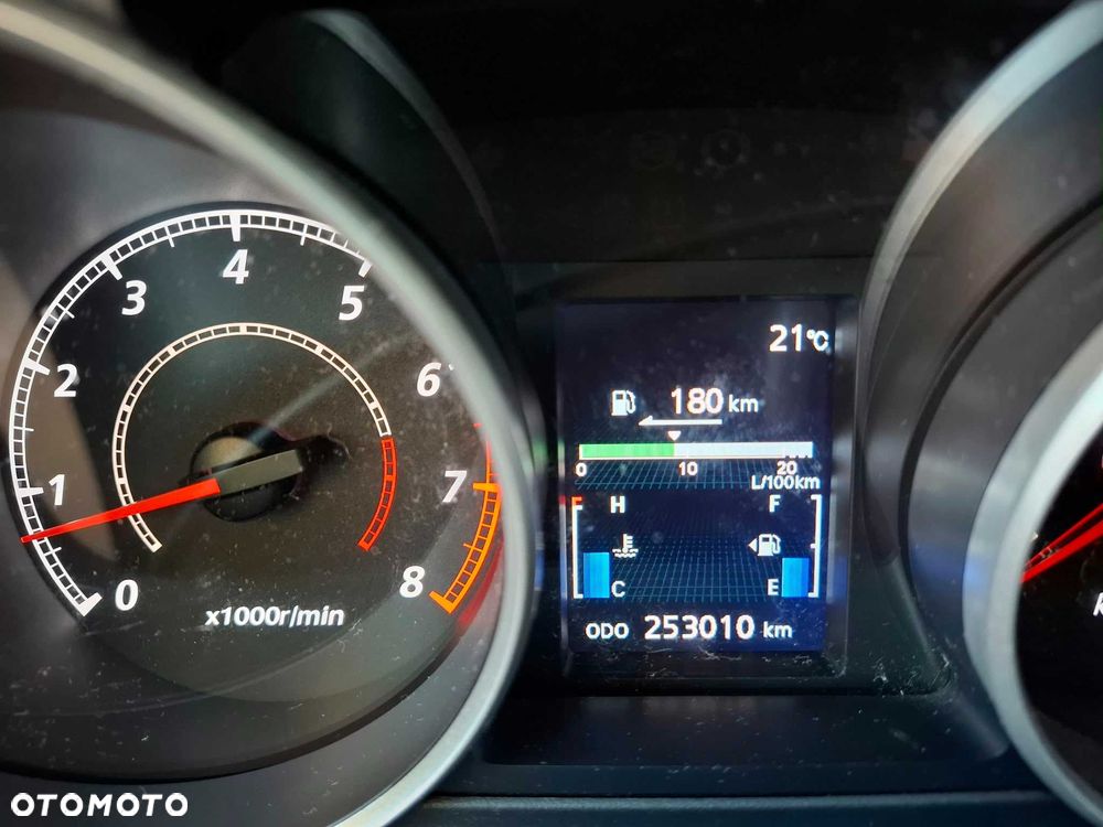 Mitsubishi Outlander - 6
