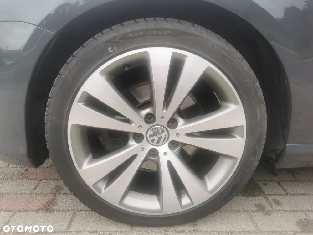 Volkswagen Passat Variant 2.0 Blue TDI SCR Highline - 24