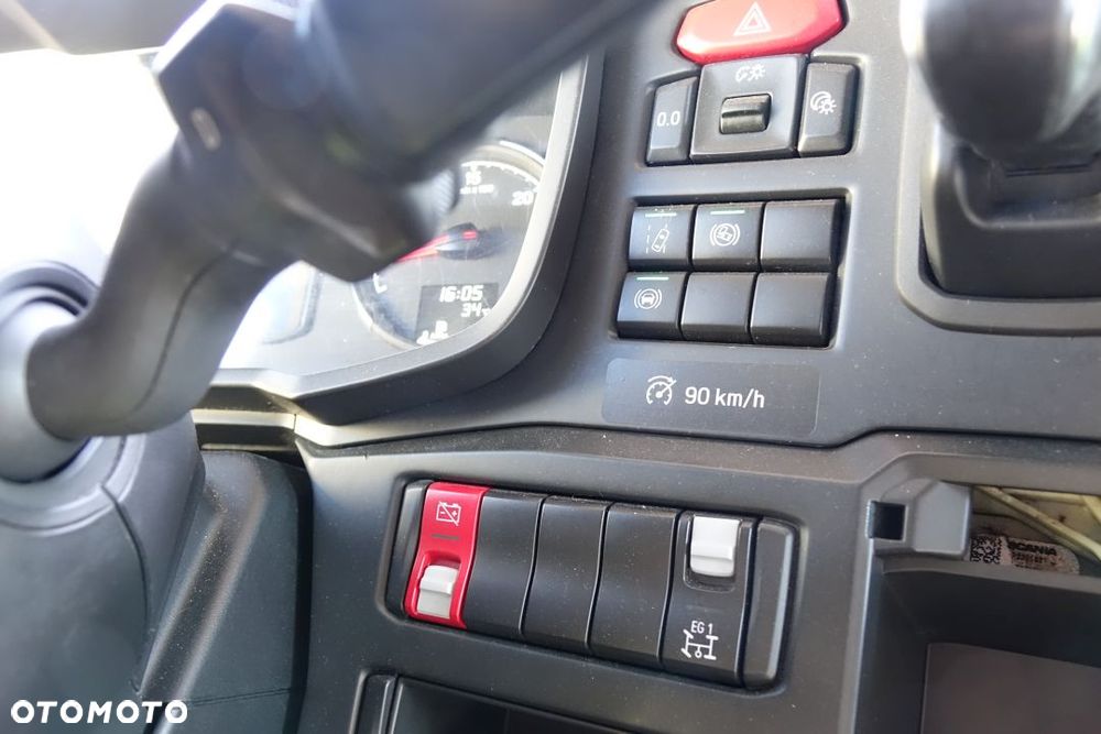Scania R450 / EURO 6 / STANDARD/ AUTOMAT / RETARDER / LODÓWKA / NAWIGACJA / KLIMATYZACJA POSTOJOWA / 2 ZBIORNIKI - 30
