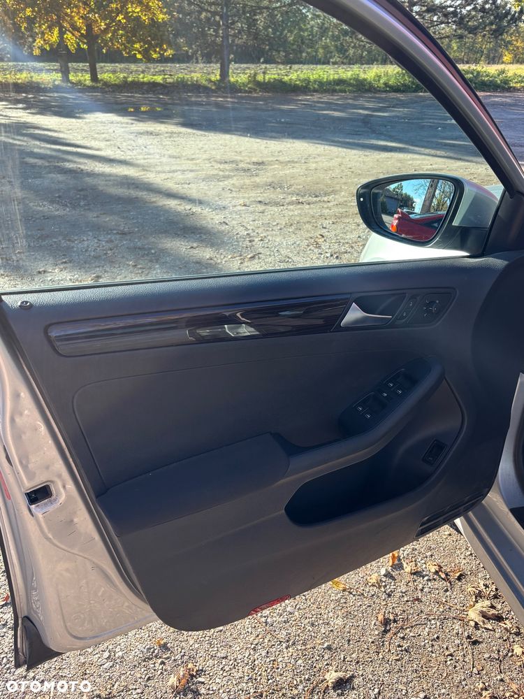 Volkswagen Jetta - 15