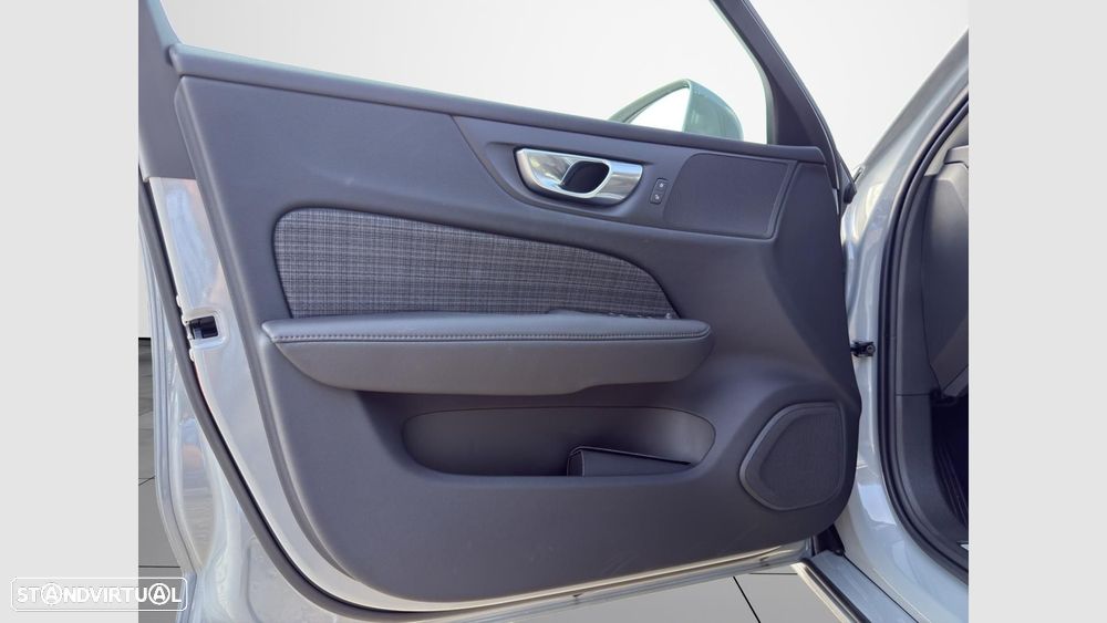 Volvo V60 2.0 T6 AWD TE Essential - 12