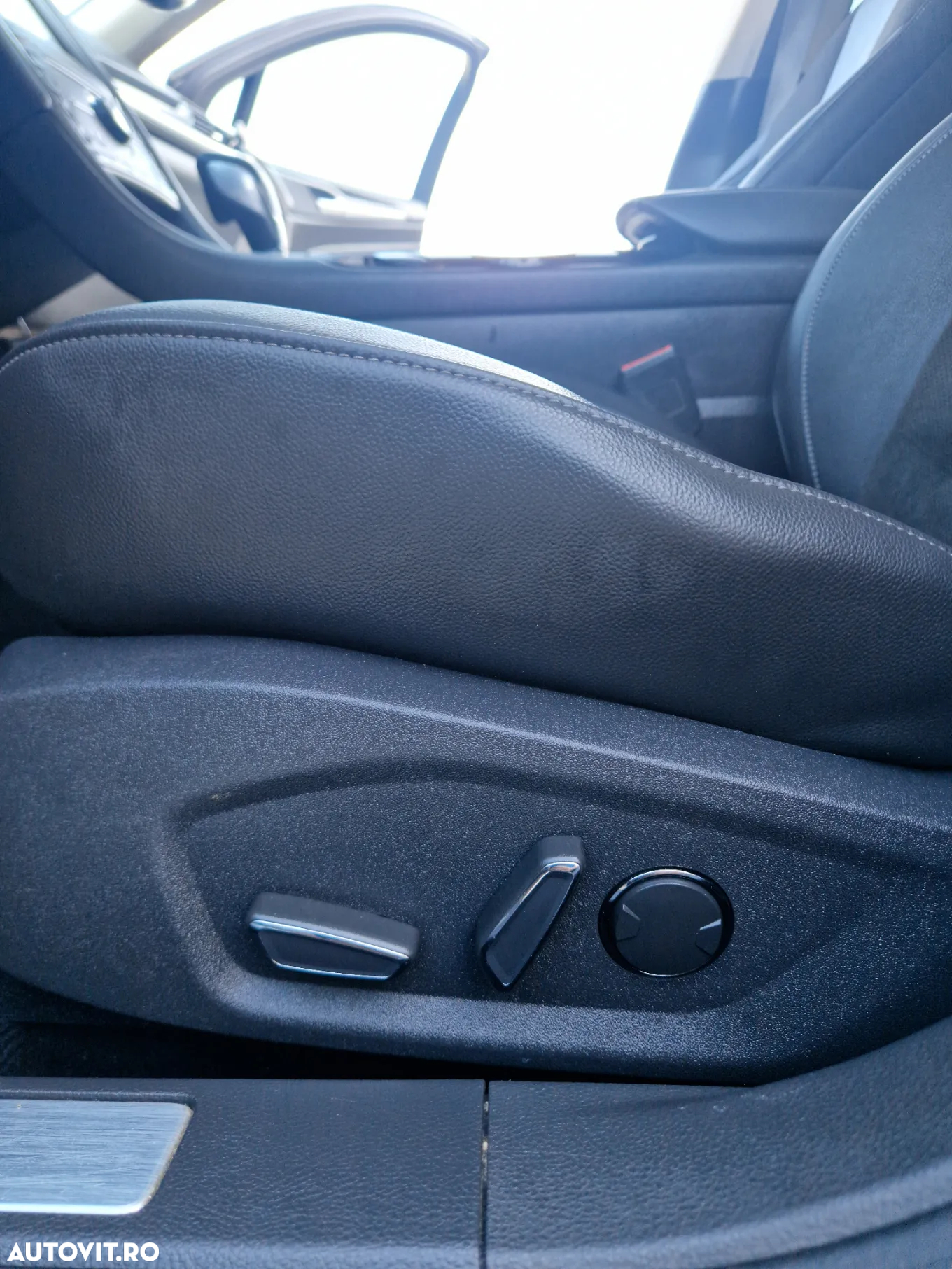 Ford Mondeo 2.0 TDCi Powershift Business - 26