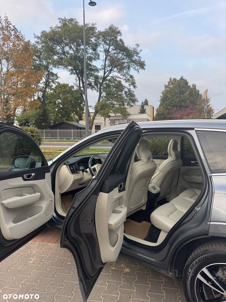 Volvo XC 60 T5 AWD Momentum - 6