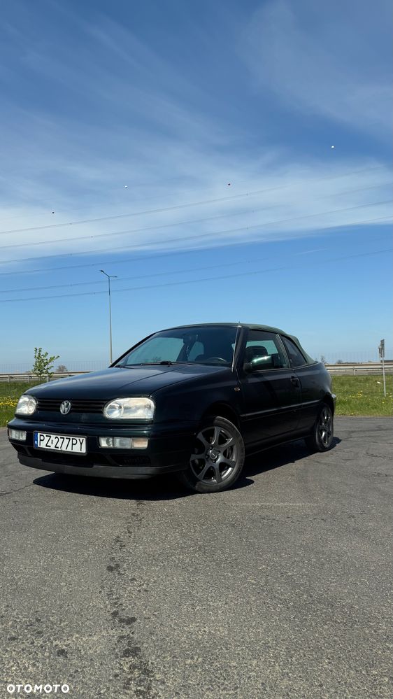 Volkswagen Golf - 1