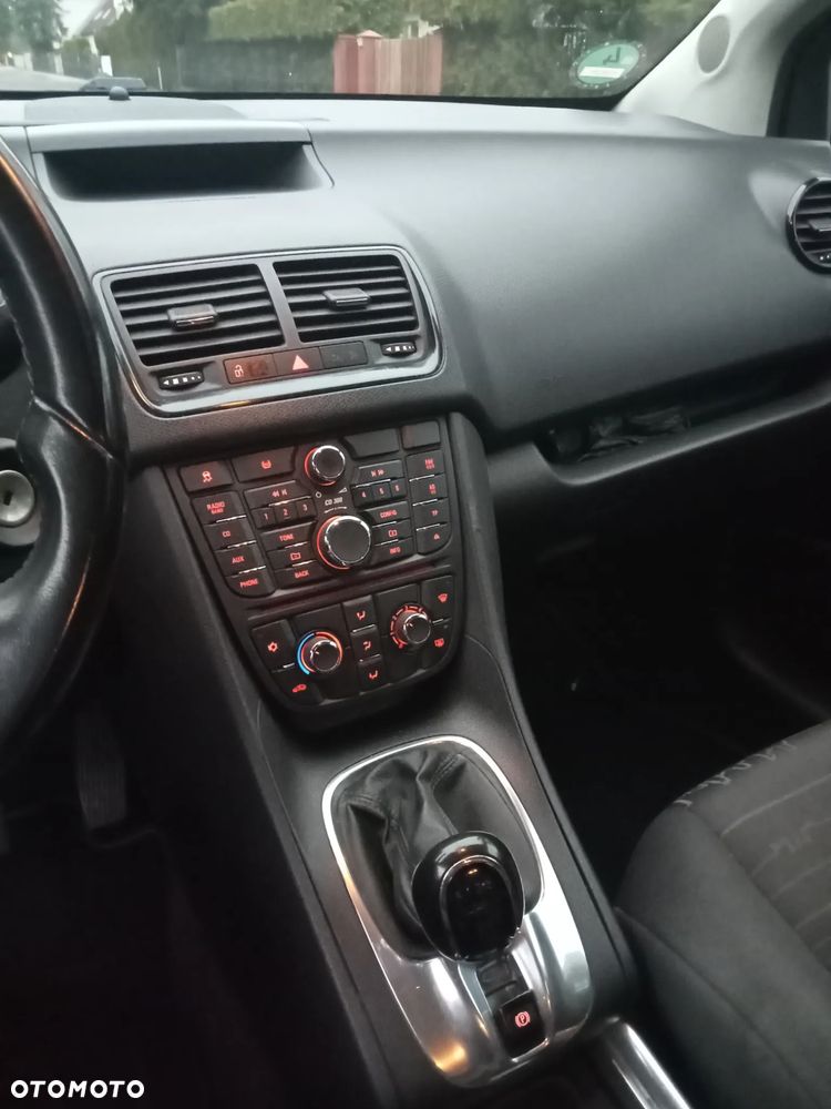 Opel Meriva 1.4 T Essentia - 10