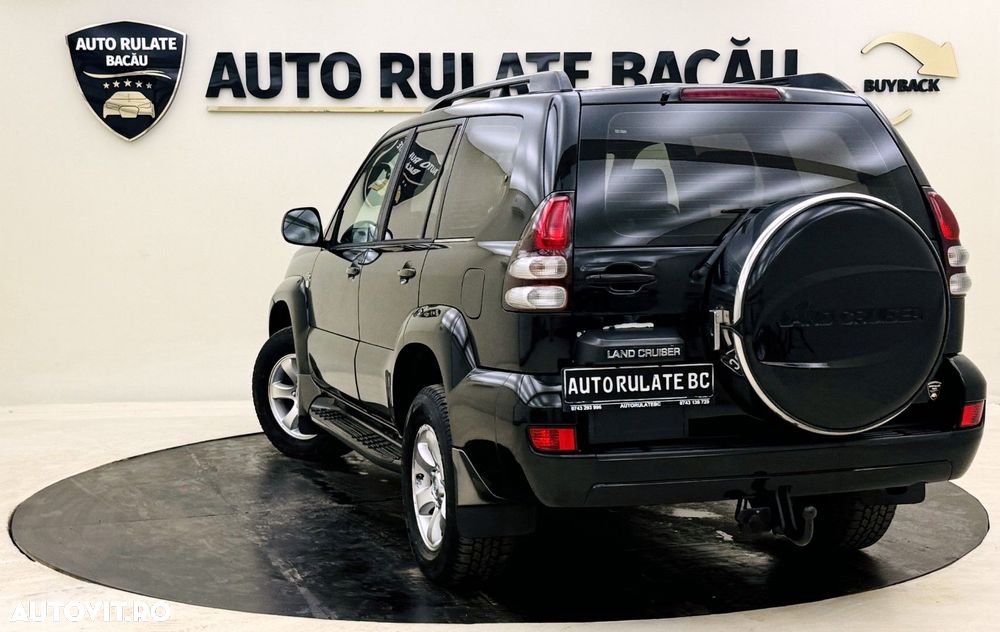 Toyota Land Cruiser - 7