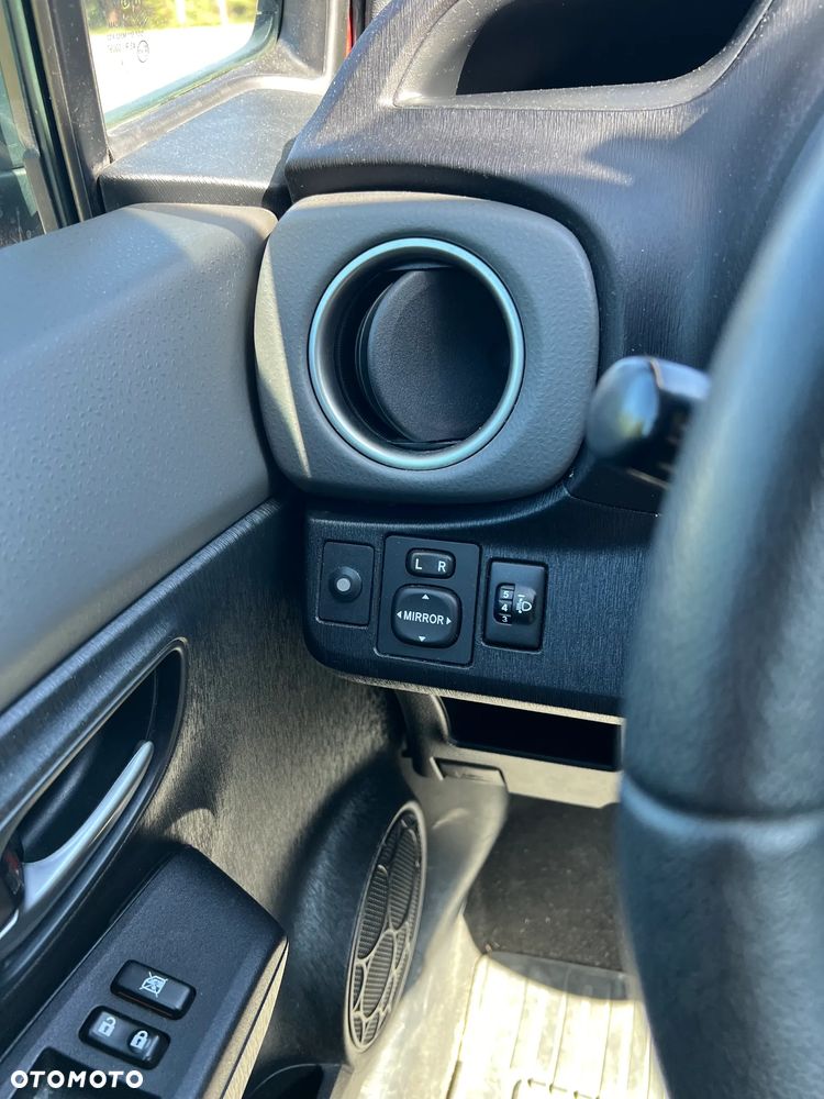 Toyota Yaris 1.33 Premium - 19