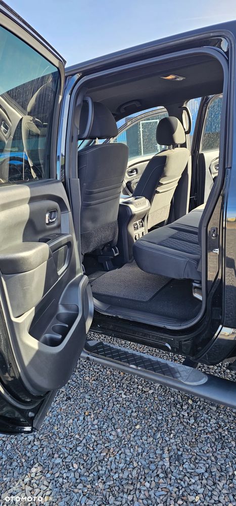 Nissan Titan ver-5-6-v8-se-crew-cab - 8