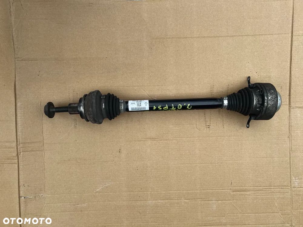 PÓŁOŚ Audi A4 S4 B9 8W 8W0501204 J Tył strona prawa Wały napędowe ** - 1