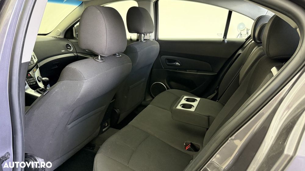 Chevrolet Cruze - 9