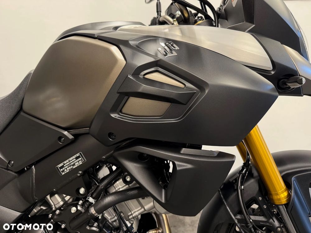 Suzuki V-STROM - 33