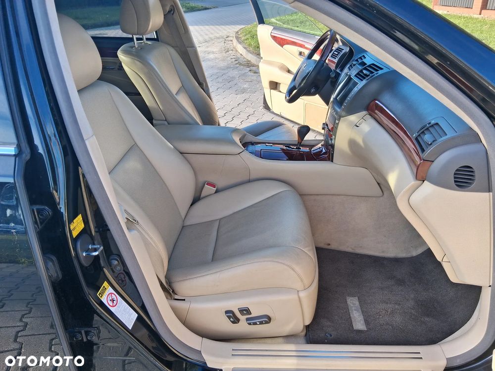 Lexus LS - 10
