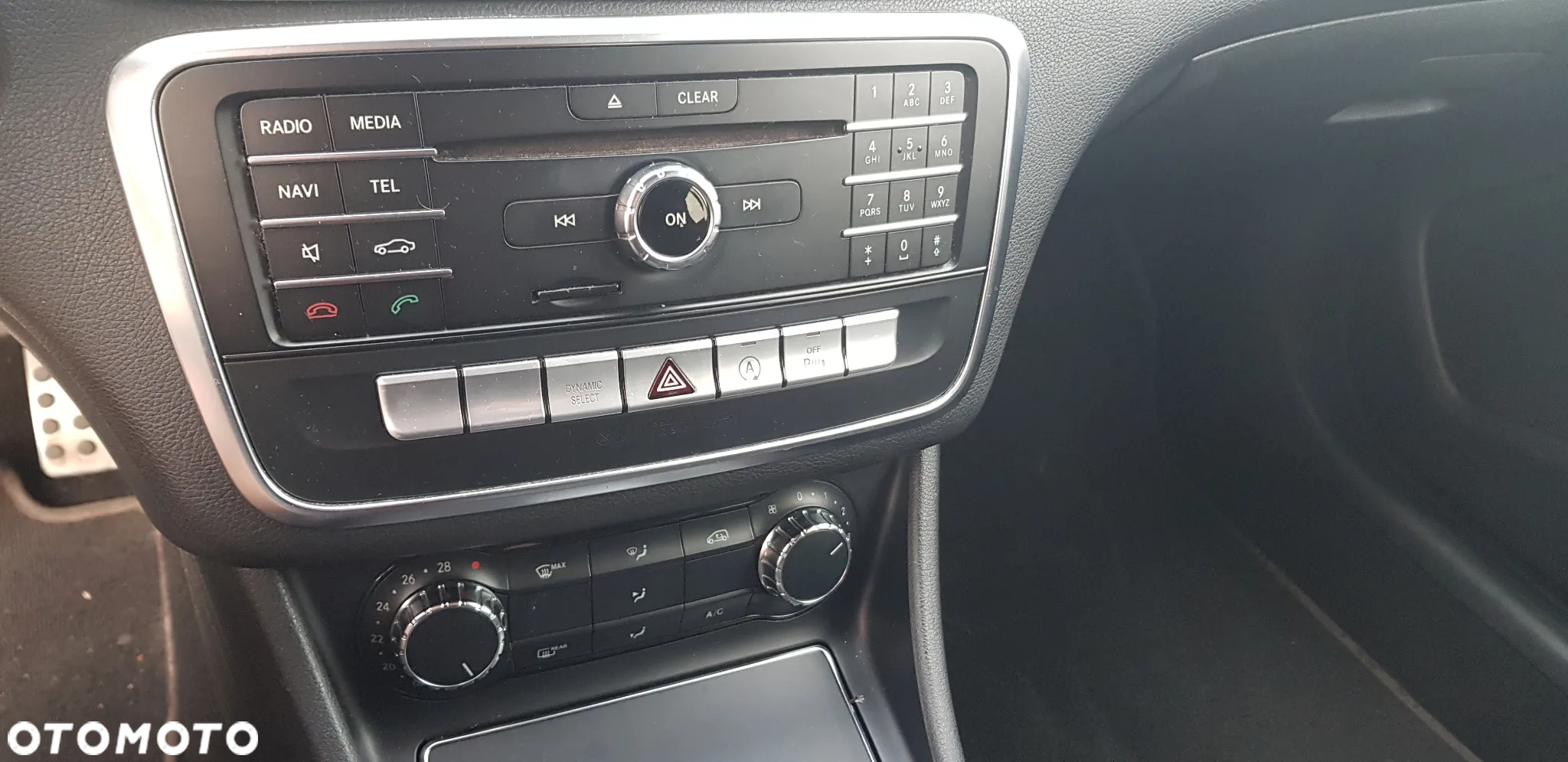 Mercedes-Benz CLA 180 AMG Line - 23
