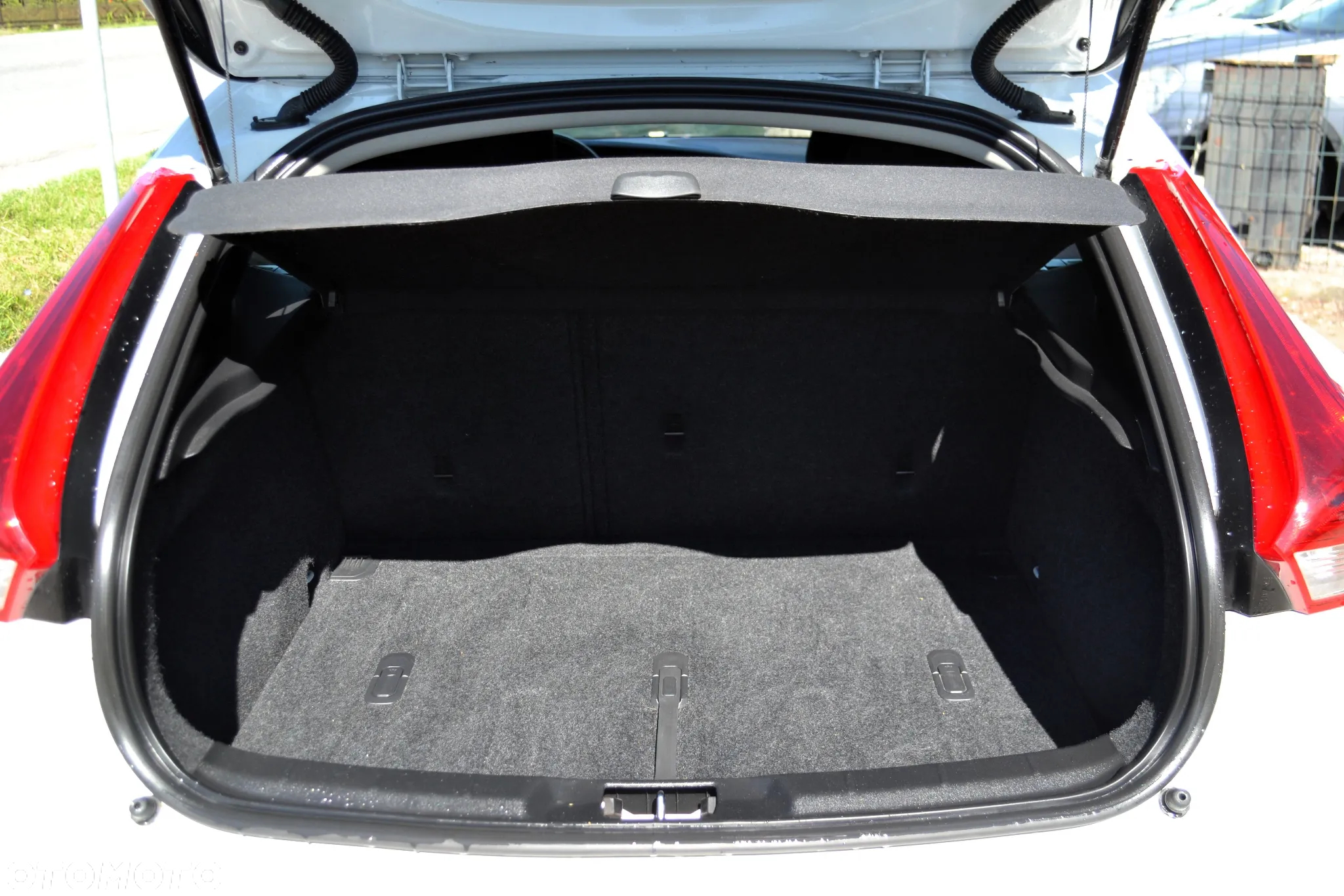 Volvo V40 T2 Kinetic - 12