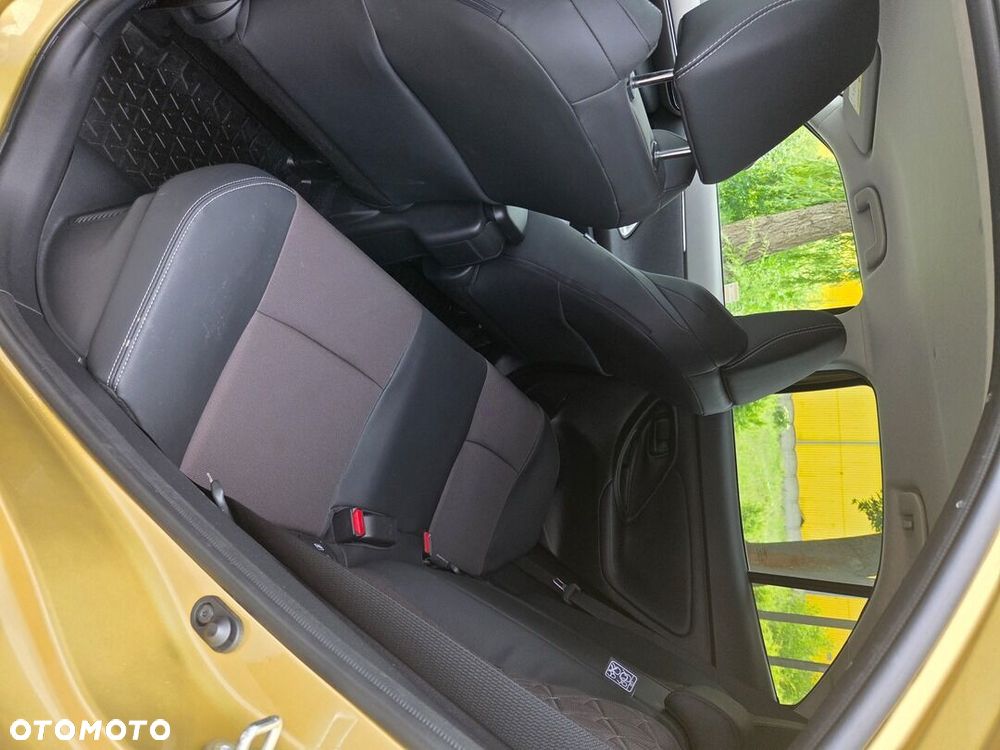 Toyota Yaris Cross - 12