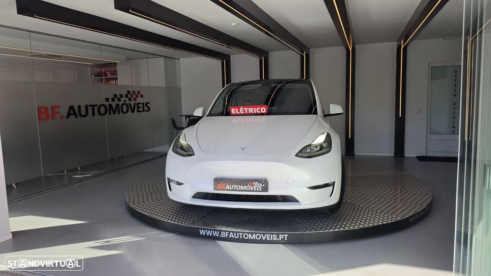Tesla Model Y Long Range Dual Motor AWD - 12