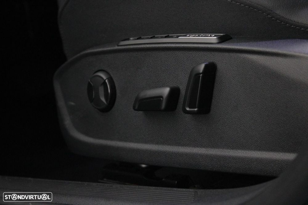 Volkswagen Golf 1.5 TSI e-Hybrid Style DSG — fotografia 36