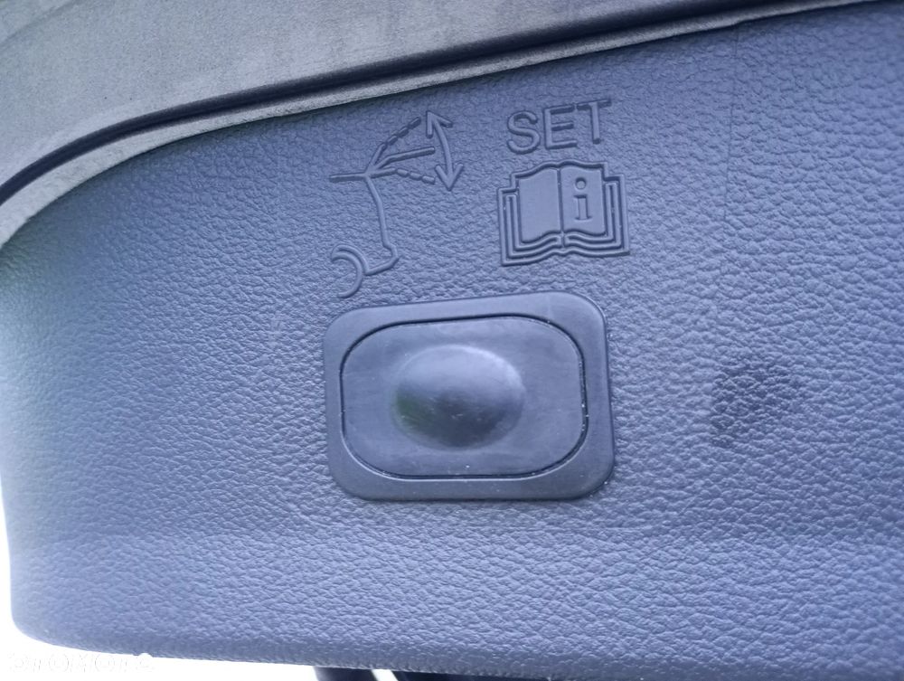 Ford Kuga 2.0 TDCi FWD Titanium - 27