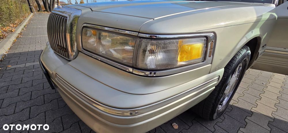 Lincoln Town Car 4.6 Signature - 11