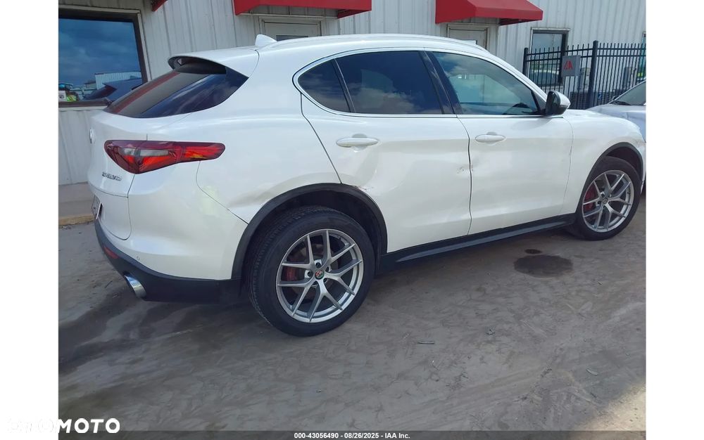 Alfa Romeo Stelvio - 4