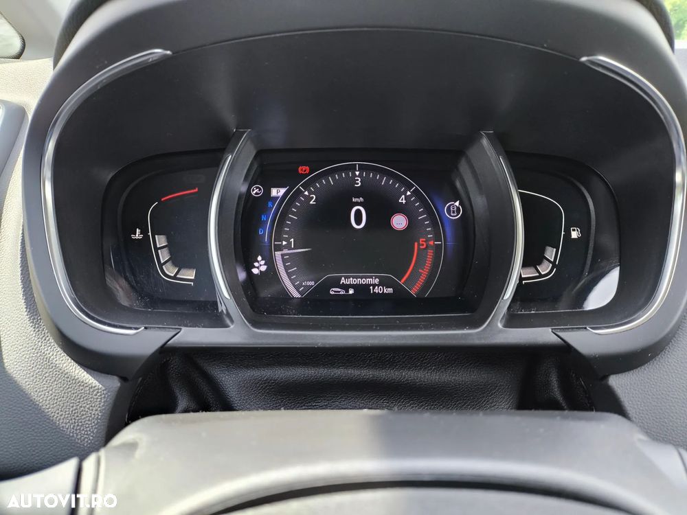 Renault Grand Scenic - 11