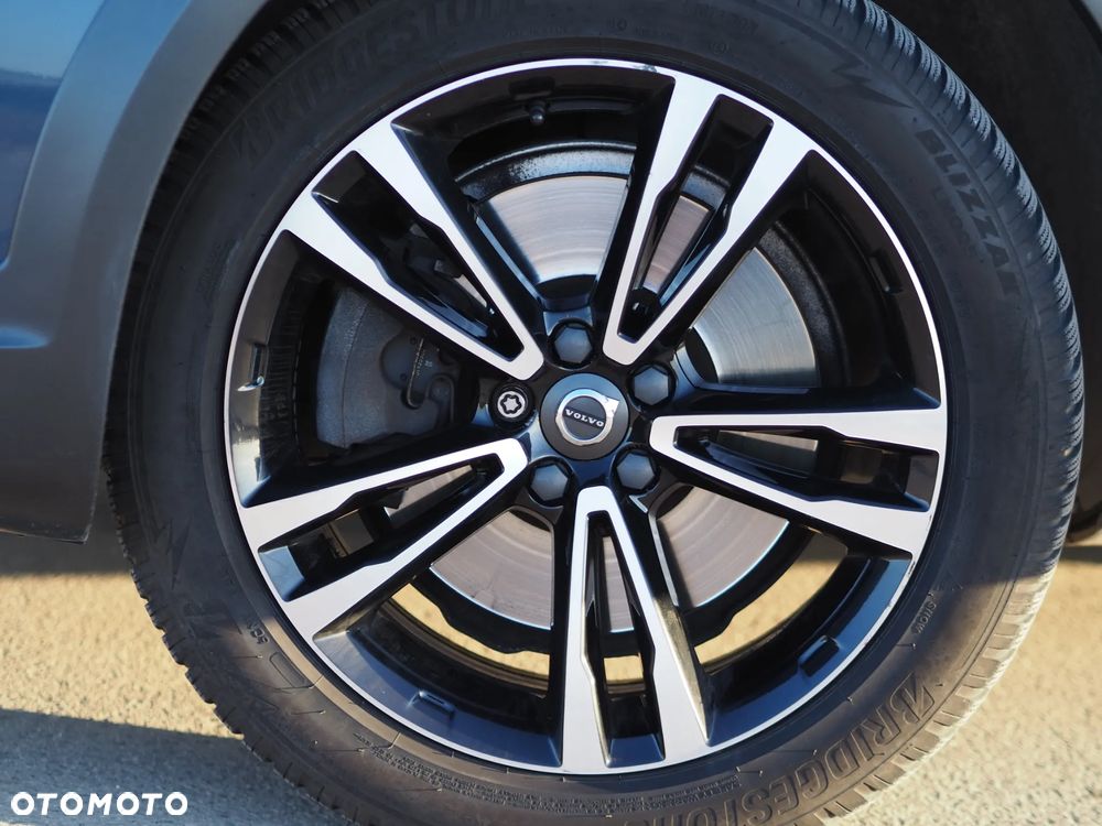 Volvo V90 Cross Country D4 AWD - 28