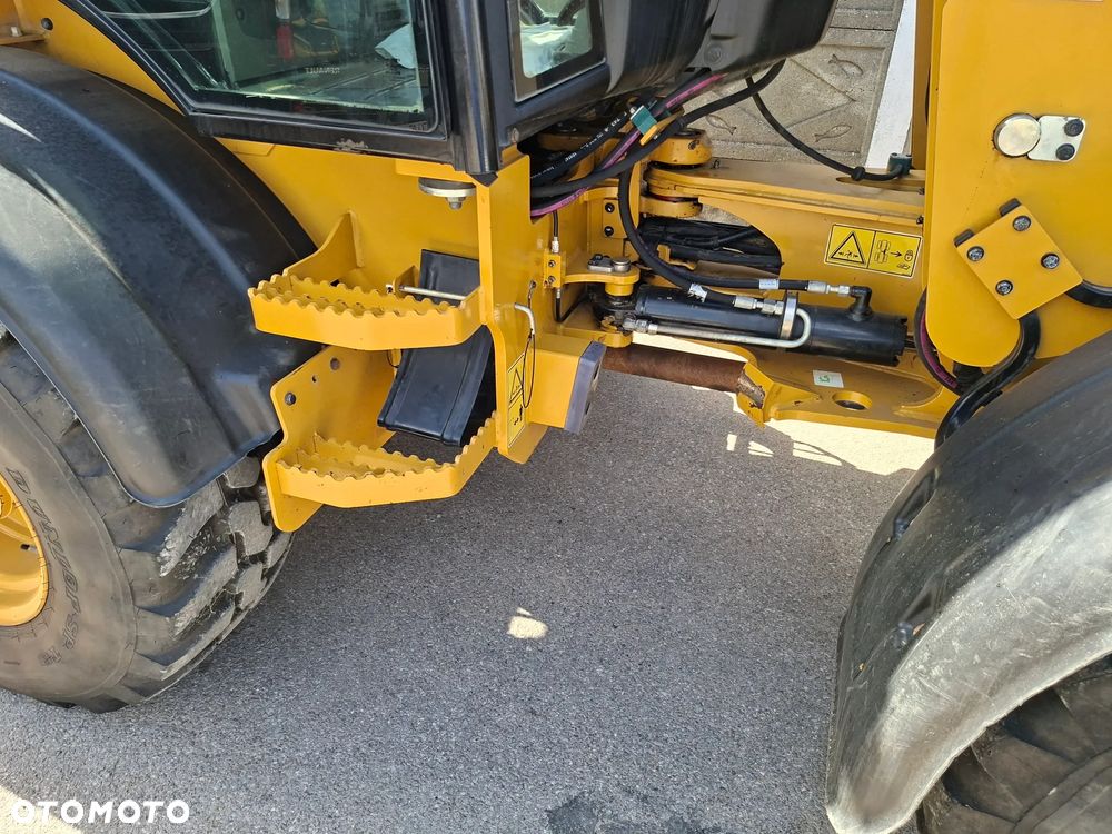 Caterpillar CAT 908 M - 14